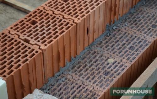 Утепленные блоки для строительства дома. Особенности кладки