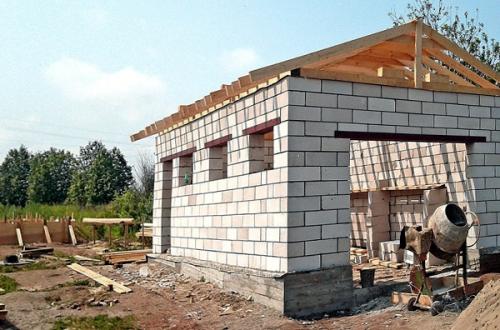 Самые дешевые блоки для строительства гаража. Пенобетон