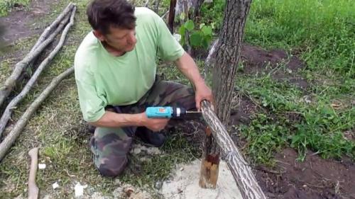 Чем обработать деревянный столб. Процесс подготовки и закапывания столбов