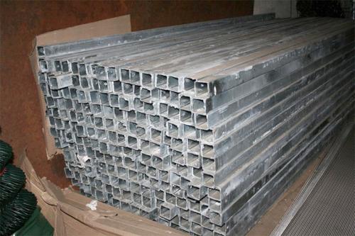 Чем обработать металлические столбы для забора. Выбираем лучший вариант столбов из металла для установки забора и способ их защиты