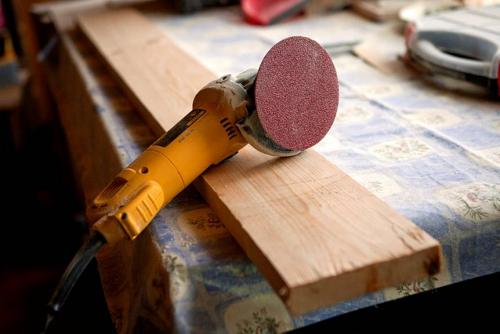 Как шкурить дерево вручную. Шлифование древесины вручную