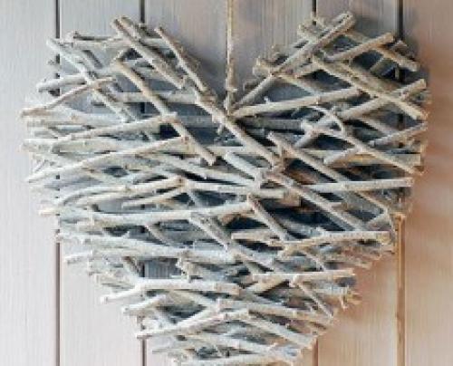 Как покрасить дерево в глянец. 