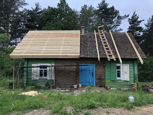 Перепланировка старого сельского дома. Как перестроить старый дом и оставить всю его красоту: «Этот цвет в народе раньше называли “поносный”»