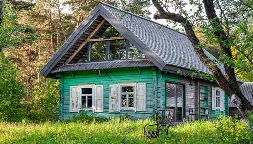 Реконструкция старого дома до и после. Как перестроить старый дом и оставить всю его красоту: «Этот цвет в народе раньше называли “поносный”»