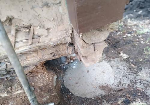 Замена нижних венцов деревянного дома на кирпич. Реконструкция старого бревенчатого дома: как заменить нижние венцы