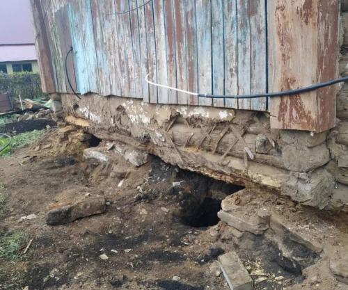 Замена нижних венцов деревянного дома на кирпич. Реконструкция старого бревенчатого дома: как заменить нижние венцы