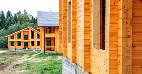 О чём необходимо знать при строительстве деревянного дома. Почему деревянные частные дома так популярны?