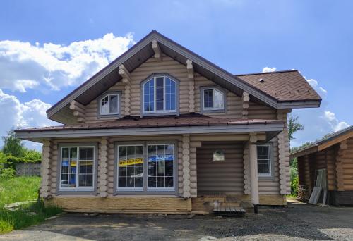 В какой цвет покрасить дом из бруса. Как выбрать цвет стен деревянного дома или бани из сруба