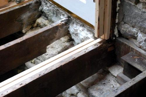 Почему гниет пол в бане. Особенности проблемы