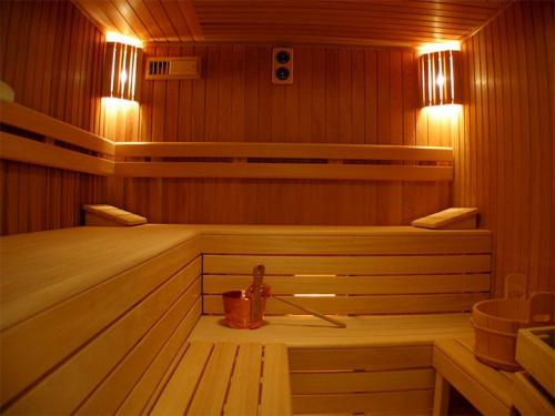 Обшивка бани вагонкой внутри. Вагонка - универсальный пиломатериал для отделки бани