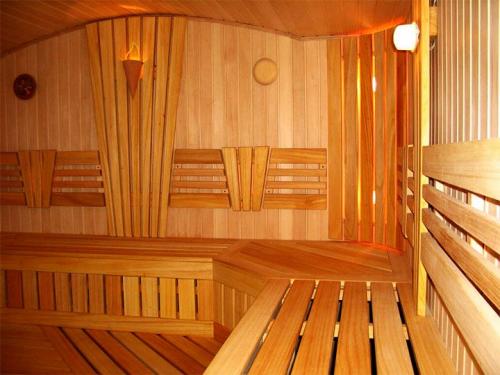 Обшивка бани вагонкой внутри. Вагонка - универсальный пиломатериал для отделки бани