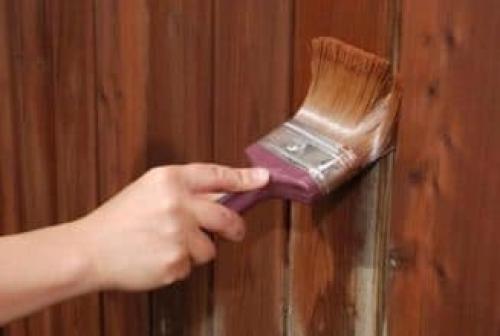 Как красиво покрасить деревянный забор. Как и чем правильно покрасить деревянный забор?