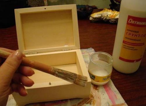 Можно ли наносить лак на грунтовку. Причины для использования грунтующих составов