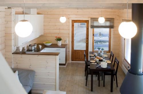 Какой краской лучше покрасить деревянный дом и как это сделать. В какой цвет выкрасить фасад? 03