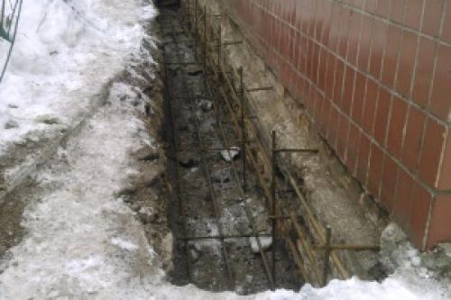 Усиление ленточного фундамента железобетонной обоймой. Усиление фундаментов монолитными железобетонными обоймами