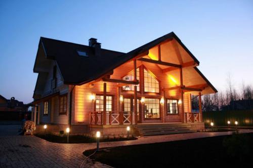 Строение деревянного дома. Деревянный дом своими руками: проектный план, выбор материалов, фундамент, особенности возведения стен, устройство крыши. 90 фото готовых деревянных домов