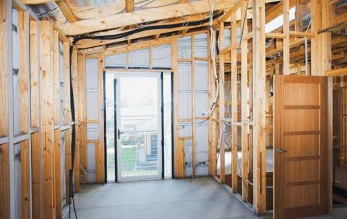 Постройка деревянного дома. Деревянный дом своими руками: пошаговое описание, как построить самостоятельно дом от А до Я