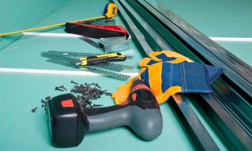 Как подготовить стены под покраску после обоев