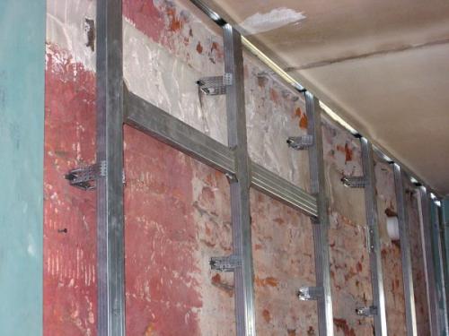 Как подготовить стены под покраску после обоев