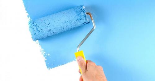 Как выровнять цвет стен после покраски. Как исправить разводы на стенах после покраски