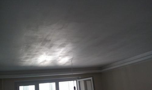 Как выровнять цвет стен после покраски. Как исправить разводы на стенах после покраски