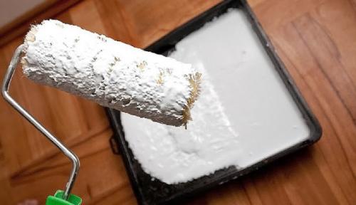 Как покрасить потолок по старой краске — выбор краски, подготовка, техника окрашивания