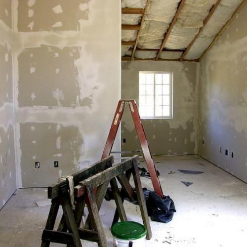 Как повторно покрасить потолок из гипсокартона. Как правильно зачистить гипсокартон перед повторным окрашиванием