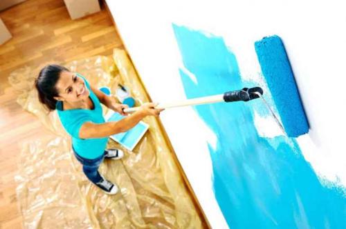 Как выровнять цвет стен после покраски. Как сделать стены после покраски идеально гладкими