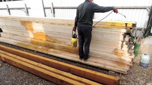 Чем обработать деревянный дом снаружи от гниения и влаги и насекомых. Чистовая обработка сруба снаружи после усадки