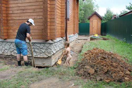 Дом из бруса через 5 лет. У кого дом из сухого профилированного бруса?