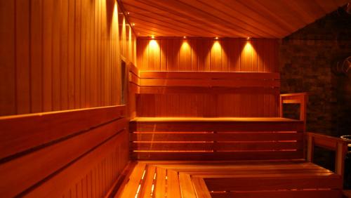 Обшивка бани вагонкой вертикально. С чего начинать обшивку бани вагонкой внутри