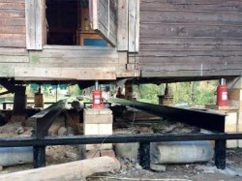 Как поднять дом своими руками. Как поднять дом на домкратах для замены фундамента 04 Как поднять дом своими руками. Как поднять дом на домкратах для замены фундамента 04