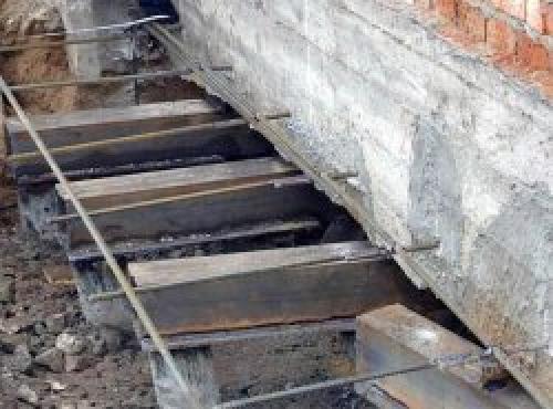 Как поднять дом своими руками. Как поднять дом на домкратах для замены фундамента 03 Как поднять дом своими руками. Как поднять дом на домкратах для замены фундамента 03