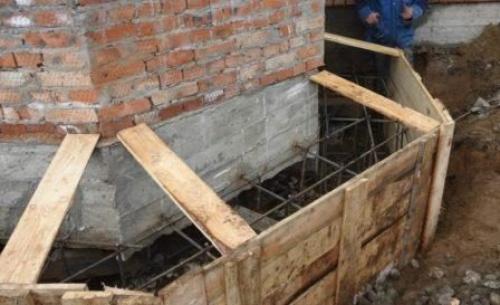 Как укрепить просевший угол дома. Разрушается или просел фундамент и угол дома, что делать