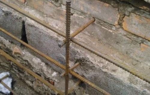 Как укрепить просевший угол дома. Разрушается или просел фундамент и угол дома, что делать