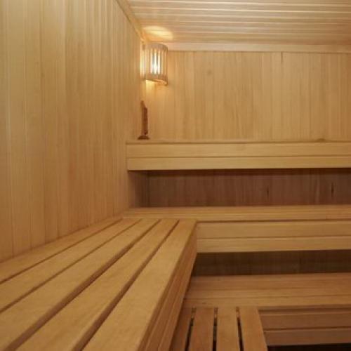 Обработка деревянной бани своими руками. Защитная обработка бани внутри парилки 01 Обработка деревянной бани своими руками. Защитная обработка бани внутри парилки 01