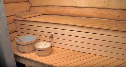Чем обработать полок в бане. Правила обработки полок