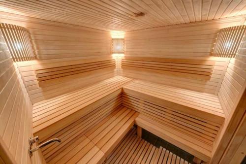 Отделка бани вагонкой. Как обшить баню вагонкой: с чего начать, на что обратить внимание. Советы, как правильно выбрать материал для отделки стен изнутри